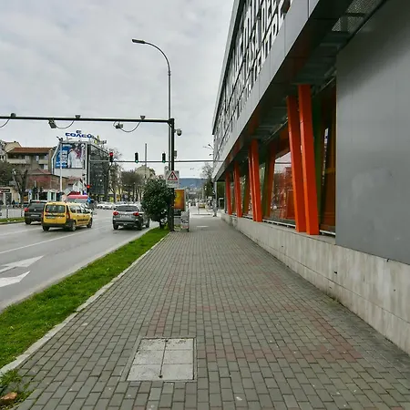 2br Flat In Center And Sea Walk Lägenhet