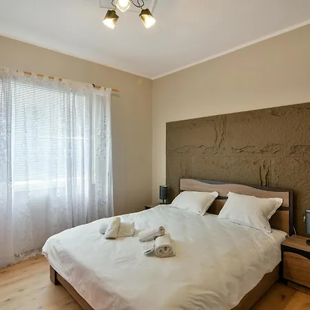 2br Flat In Center And Sea Walk Apartmán