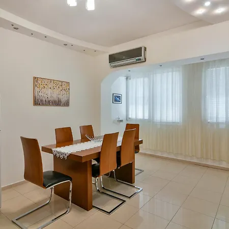 2br Flat In Center And Sea Walk Apartmán Varna