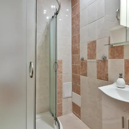 2br Flat In Center And Sea Walk Apartman