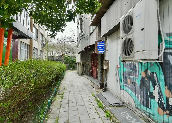 2br Flat In Center And Sea Walk * فارنا