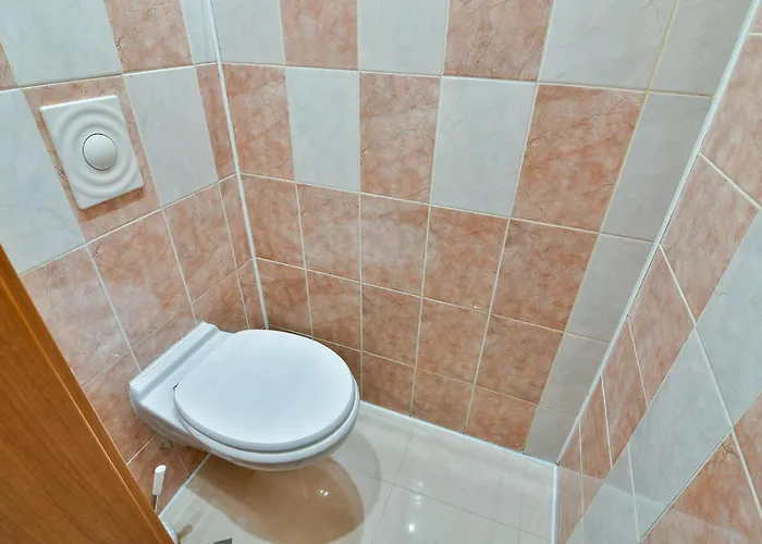 شقة 2br Flat In Center And Sea Walk فارنا